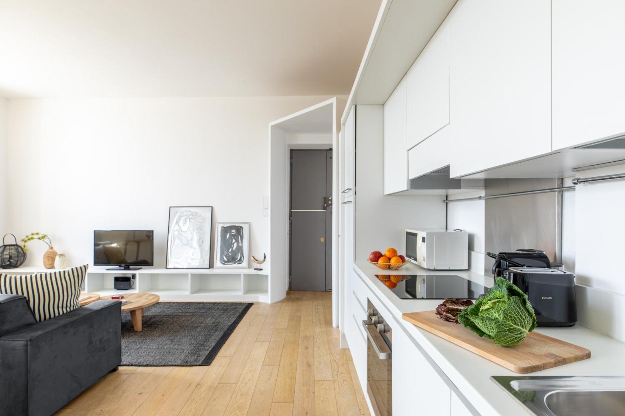 Iflat Contemporary Elegant Skyline In Apartment Rome